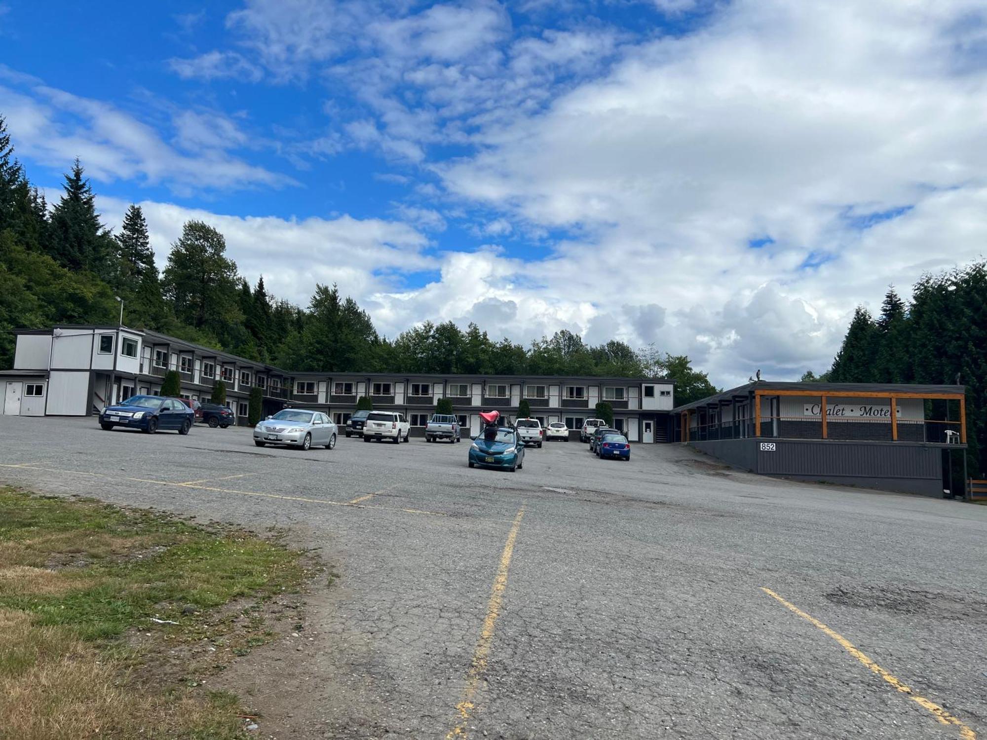 Chalet Inn Kitimat Exterior foto