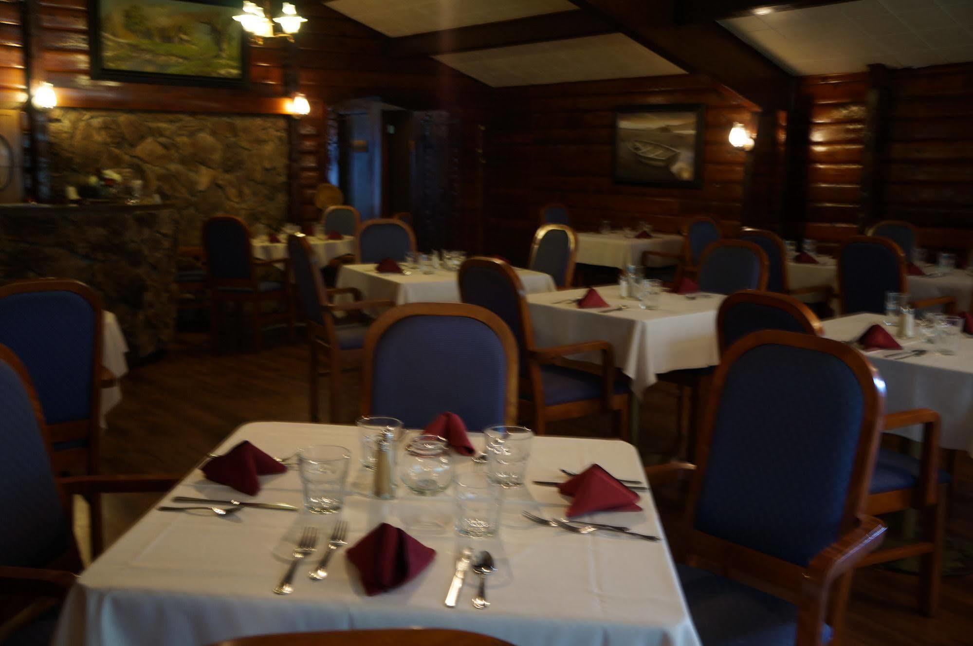 Chalet Inn Kitimat Exterior foto