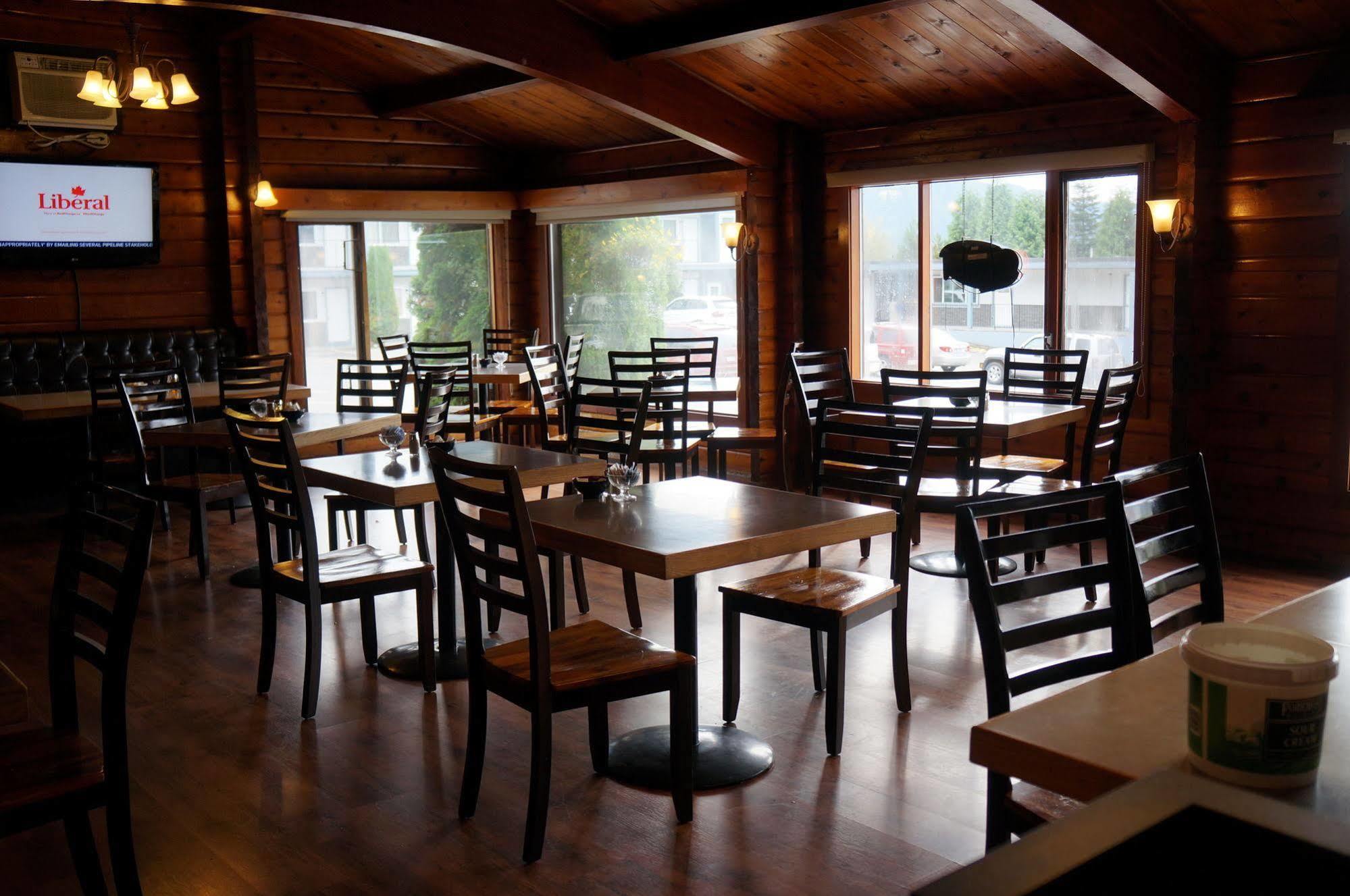 Chalet Inn Kitimat Exterior foto